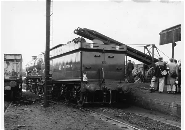 No 7029 Clun Castle being loaded with coal