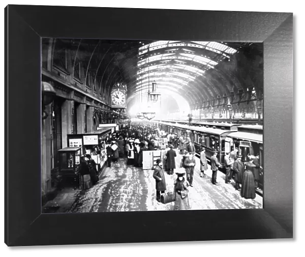 Platform 1 at Paddington Station, 1904