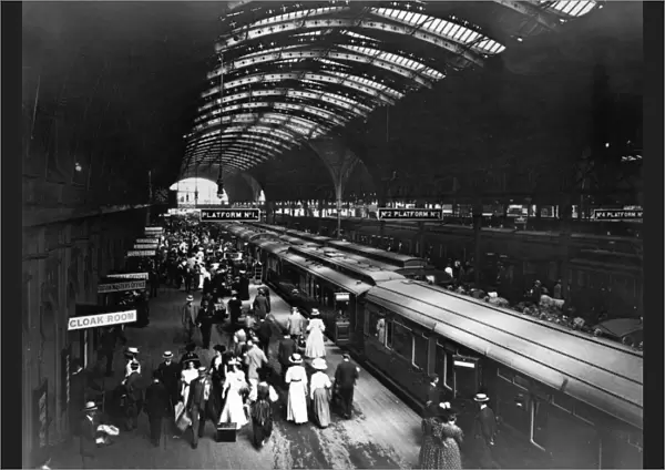 Platform 1 at Paddington Station, London, c. 1910