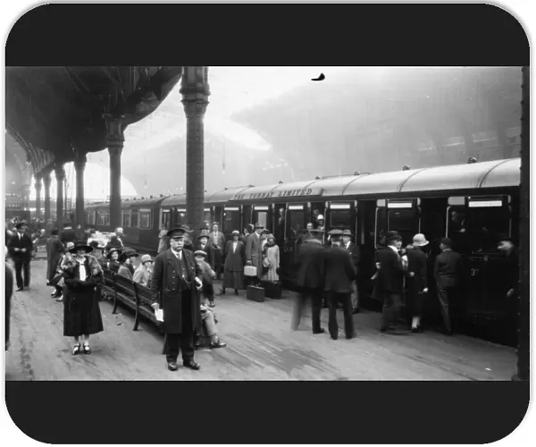 Platform 3 at Paddington Station, 1926