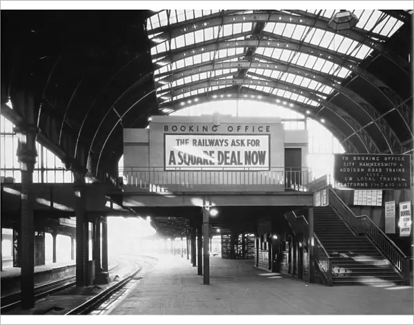 Paddington Station Booking Office, 1938