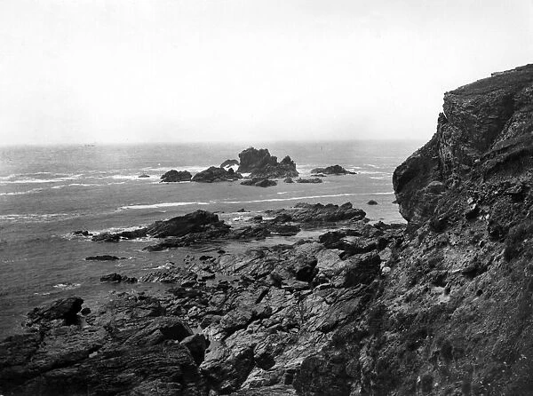 Between Lizard and Kynance Cove, Cornwall, July 1923