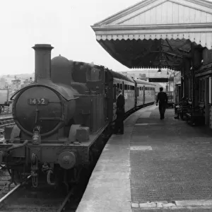Devon Stations Framed Print Collection: Brixham Station