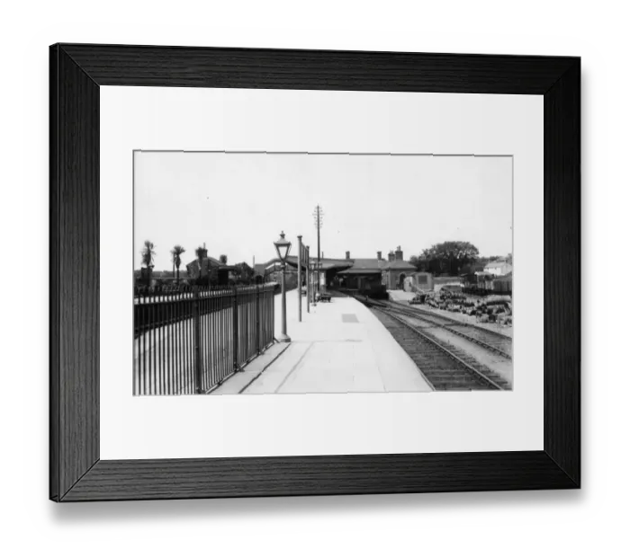 Framed Print : St Erth Station, Cornwall, c. 1940 Framed Print : St Erth Station, Cornwall, c. 1940