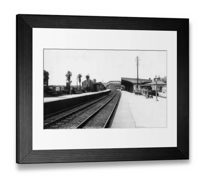 Framed Print : St Erth Station, Cornwall, c. 1940 Framed Print : St Erth Station, Cornwall, c. 1940