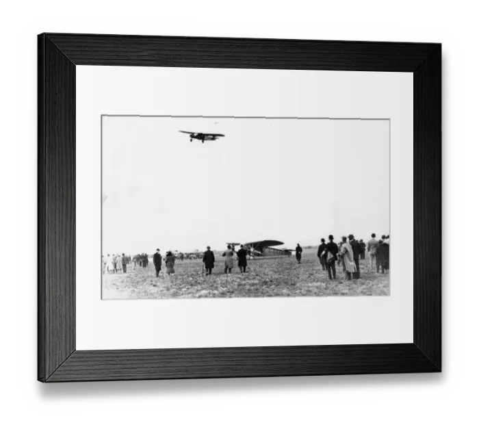 Framed Print : GWR air services first flight, Cardiff, April 1933 Framed Print : GWR air services first flight, Cardiff, April 1933