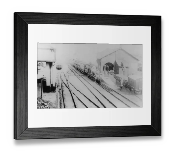 Framed Print : Evesham Station, Worcestershire