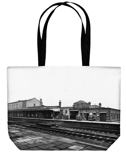 Swindon Junction, Platform 3, 28th January 1970