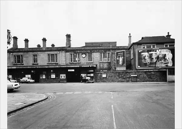 Swindon Station Entrance, 28th January 1970