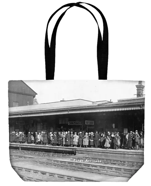 Passengers waiting on Platform 5, c. 1920s