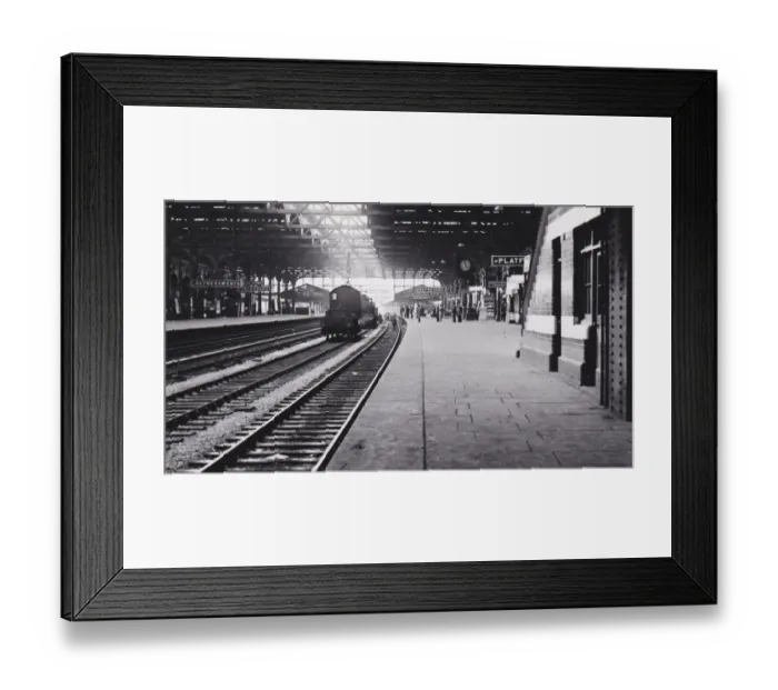 Framed Print : Birmingham Snow Hill Station, c. 1940s Framed Print : Birmingham Snow Hill Station, c. 1940s