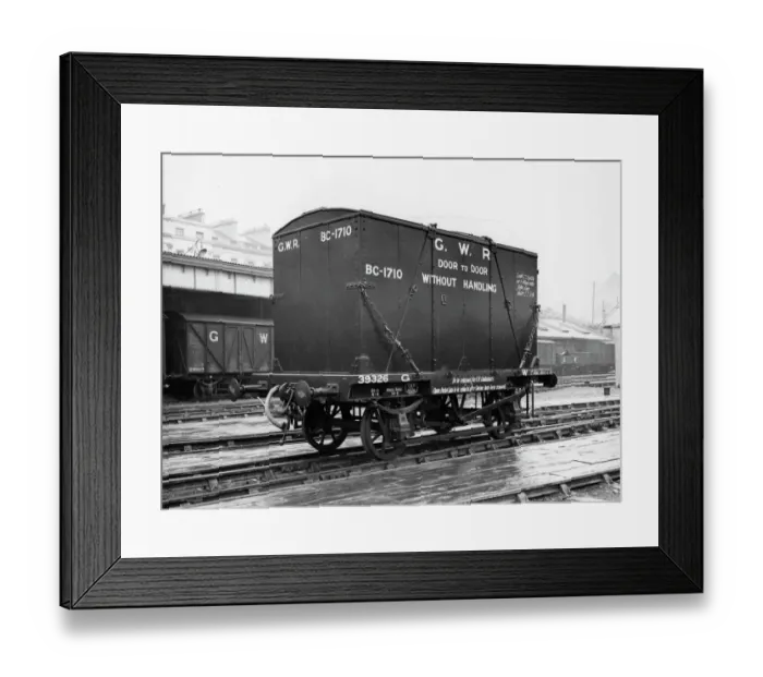 Framed Print : 4 ton door-to-door container Framed Print : 4 ton door-to-door container