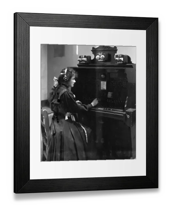Framed Print : Female telegraph operator, 1910