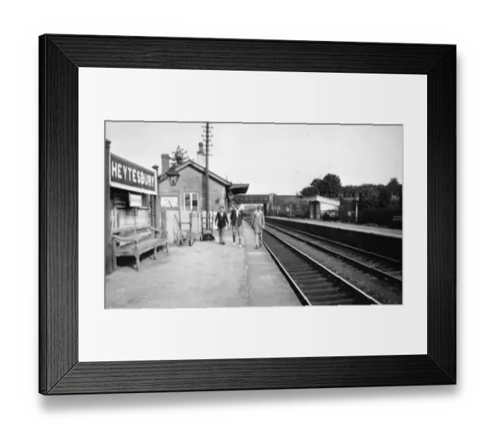 Framed Print : Heytesbury Station, Wiltshire, c. 1950s Framed Print : Heytesbury Station, Wiltshire, c. 1950s