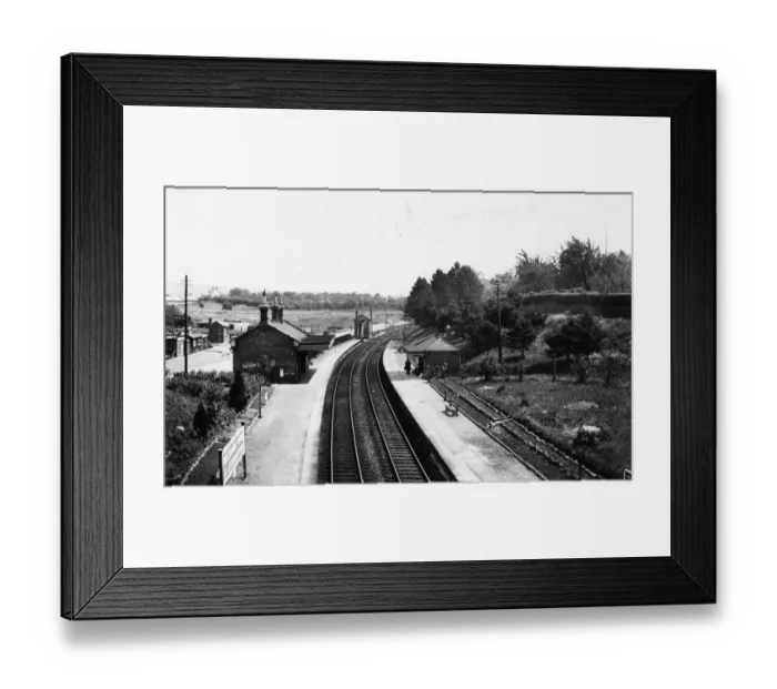 Framed Print : Cheltenham South & Leckhampton Station, Gloucestershire, 1932 Framed Print : Cheltenham South & Leckhampton Station, Gloucestershire, 1932