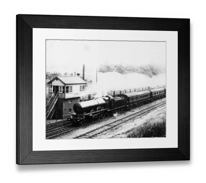 Framed Print : No 111 The Great Bear, passing Twyford c1920 Framed Print : No 111 The Great Bear, passing Twyford c1920