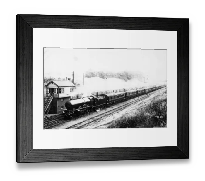 Framed Print : No 111 The Great Bear, passing Twyford c1920 Framed Print : No 111 The Great Bear, passing Twyford c1920