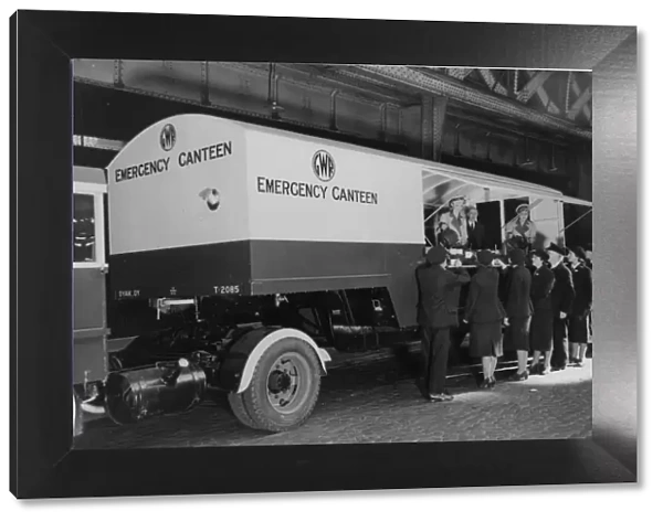 Mobile emergency canteen at Paddington Station, during WWII