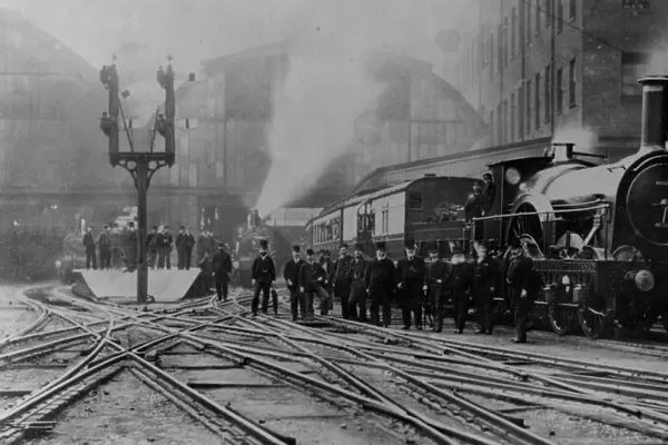 The last broad gauge train leaving Paddington Station, 20th May 1892