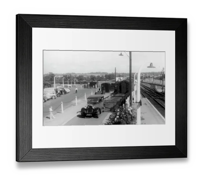 Framed Print : Pilning High Level Station, South Gloucestershire, 1958 Framed Print : Pilning High Level Station, South Gloucestershire, 1958
