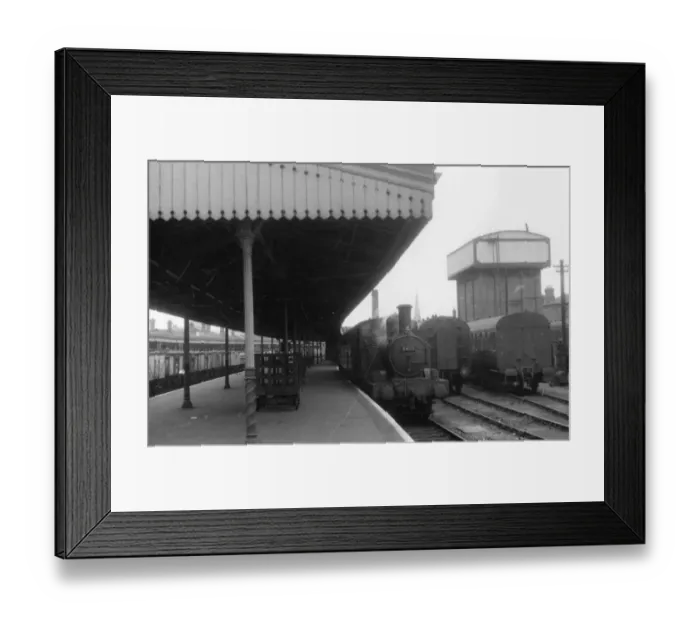 Framed Print : Gloucester Central Station, 1959 Framed Print : Gloucester Central Station, 1959