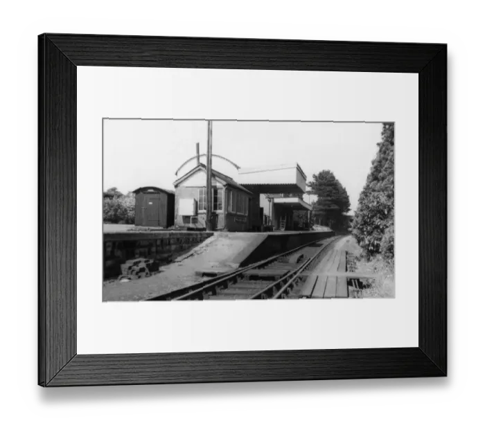 Framed Print : Stow-on-the-Wold Station and Signal Box, Gloucestershire, c. 1950s Framed Print : Stow-on-the-Wold Station and Signal Box, Gloucestershire, c. 1950s