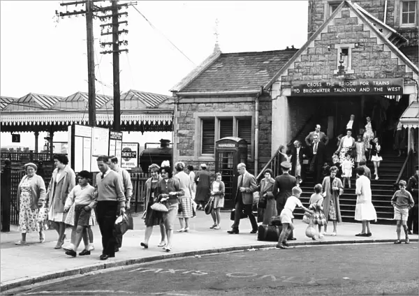Swindon holiday makers at Weston Super Mare station 1960