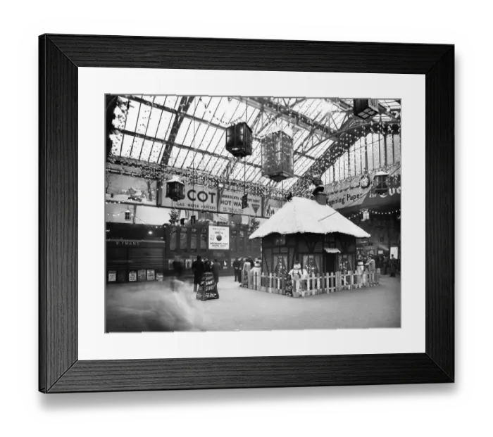 Framed Print : Christmas decorations at Paddington Station, 1956