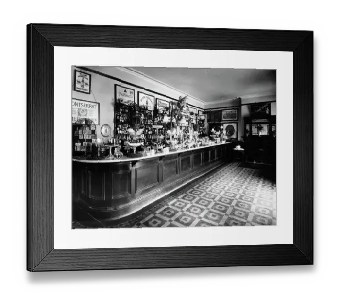 Framed Print : Reading Station Refreshment Room c. 1914