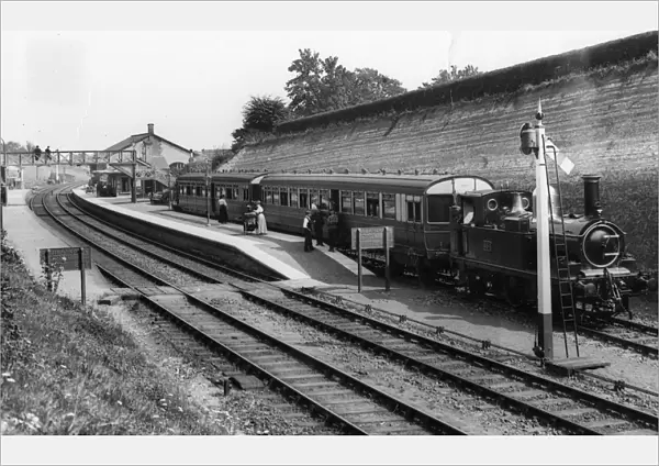 Newnham on Severn Station, Gloucestershire, c. 1905
