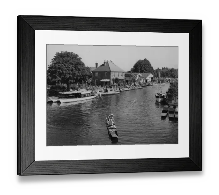 Framed Print : Freebodys Lido, Reading, August 1932 Framed Print : Freebodys Lido, Reading, August 1932