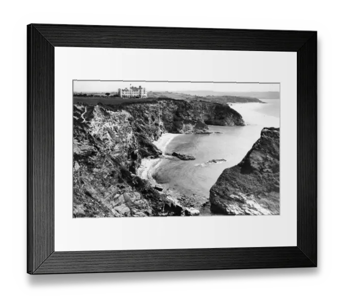 Framed Print : Carlyon Bay, Cornwall c. 1930s Framed Print : Carlyon Bay, Cornwall c. 1930s