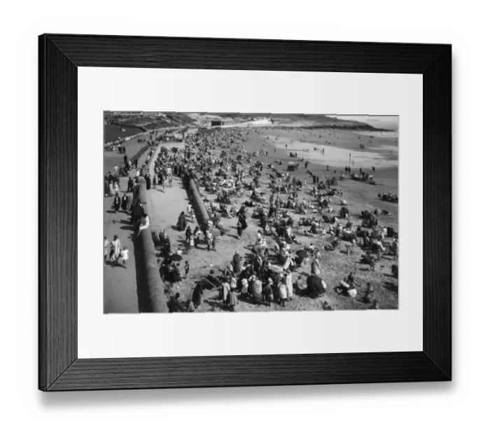 Framed Print : Barry Island, Wales, August 1927 Framed Print : Barry Island, Wales, August 1927