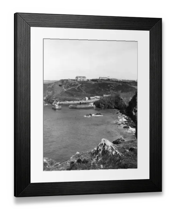 Framed Print : Mullion Cove, Cornwall, c. 1920s Framed Print : Mullion Cove, Cornwall, c. 1920s