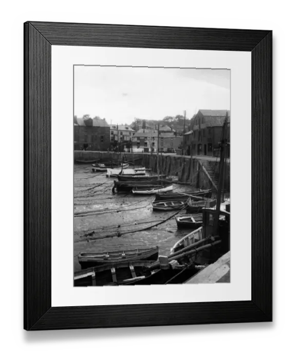 Framed Print : Padstow Harbour, Cornwall, 1927 Framed Print : Padstow Harbour, Cornwall, 1927