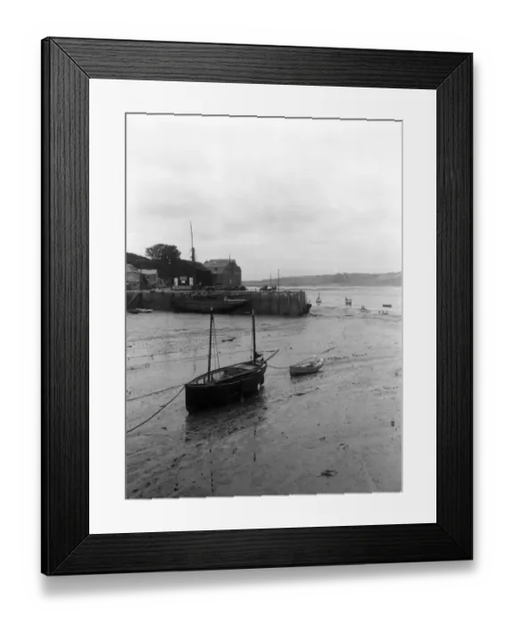 Framed Print : Padstow Harbour, Cornwall, August 1927 Framed Print : Padstow Harbour, Cornwall, August 1927