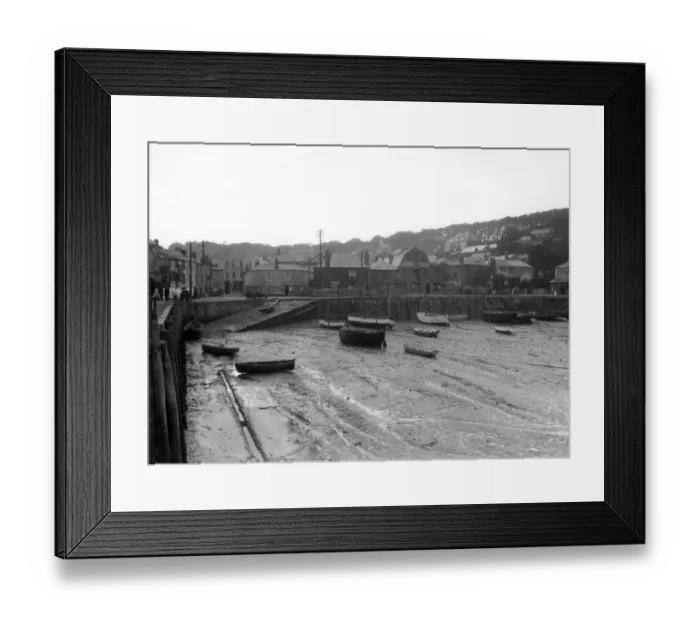 Framed Print : Padstow Harbour, Cornwall, August 1927 Framed Print : Padstow Harbour, Cornwall, August 1927