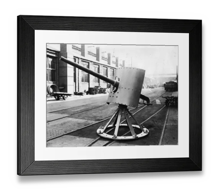 Framed Print : Anti-Aircraft Gun, Swindon Works, 1940s
