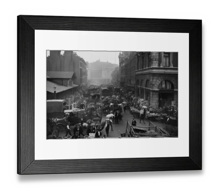 Framed Print : Russell Street, Covent Garden, London c. 1930