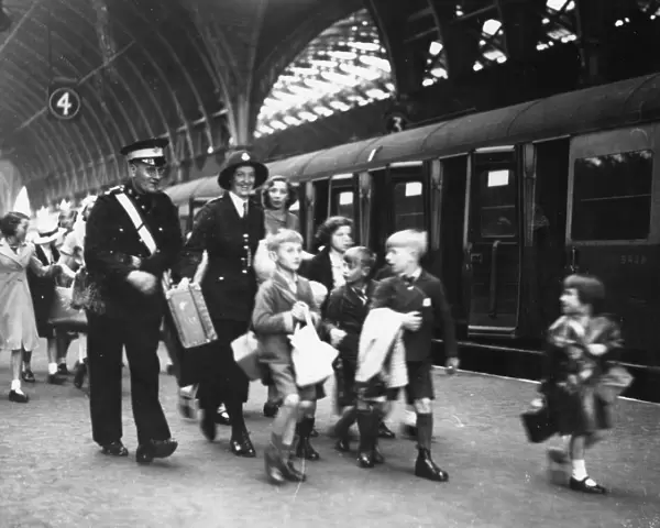 Evacuees at Paddington Station in 1939