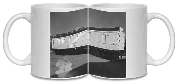 Brake Third coach No. 3307 converted into a mobile cleansing unit, 1941