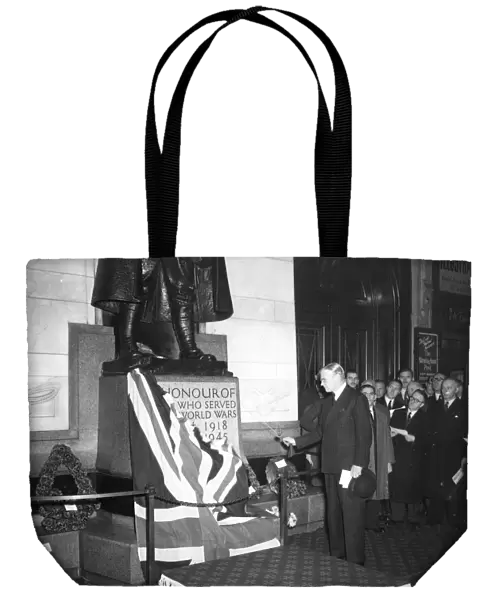 Unveiling of the World War 2 memorial at Paddington Station, 1949