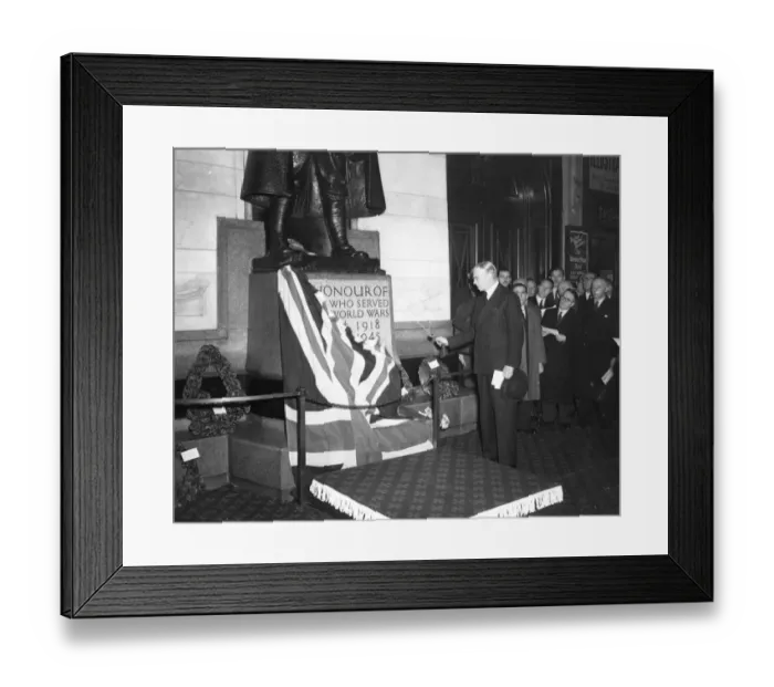 Framed Print : Unveiling of the World War 2 memorial at Paddington Station, 1949 Framed Print : Unveiling of the World War 2 memorial at Paddington Station, 1949