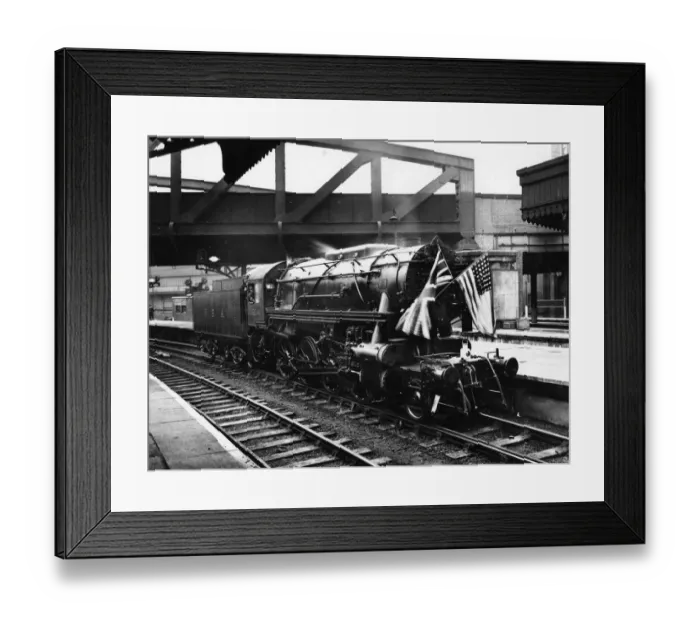 Framed Print : US 2-8-0 tender locomotive No. 1604 at Paddington Station, 1942 Framed Print : US 2-8-0 tender locomotive No. 1604 at Paddington Station, 1942