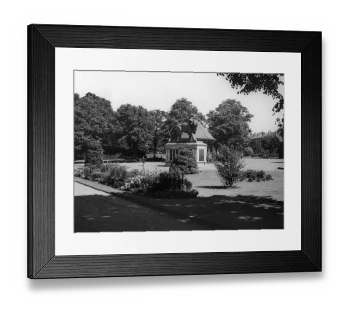 Framed Print : Maiwand Lion, Reading, July 1928