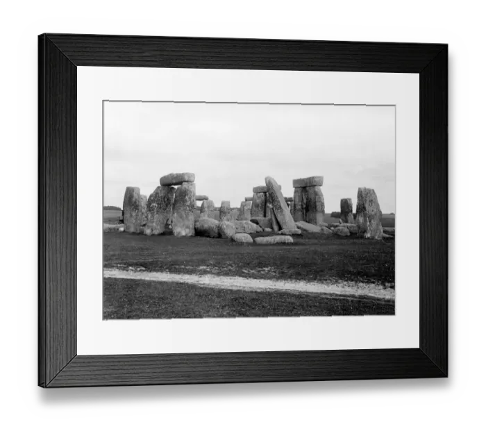 Framed Print : Stonehenge, Wiltshire, c. 1920s Framed Print : Stonehenge, Wiltshire, c. 1920s