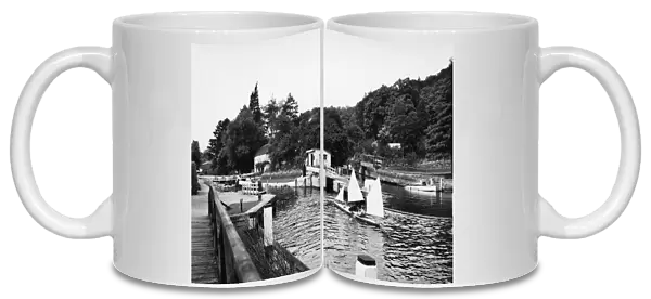 Marsh Lock, Henley on Thames, August 1939