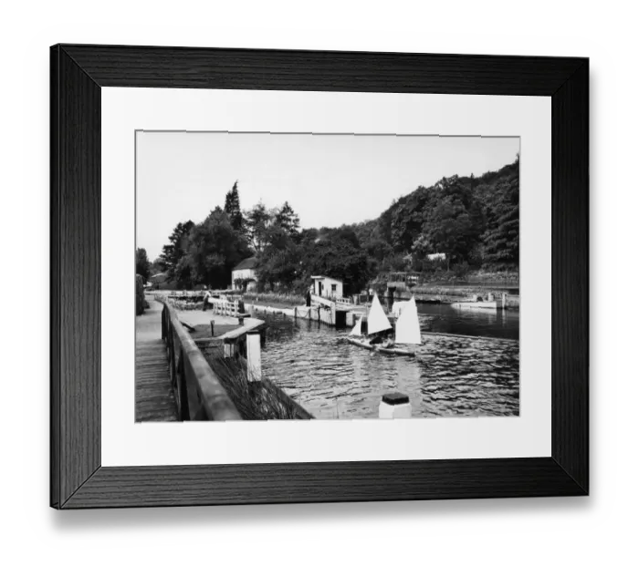 Framed Print : Marsh Lock, Henley on Thames, August 1939 Framed Print : Marsh Lock, Henley on Thames, August 1939