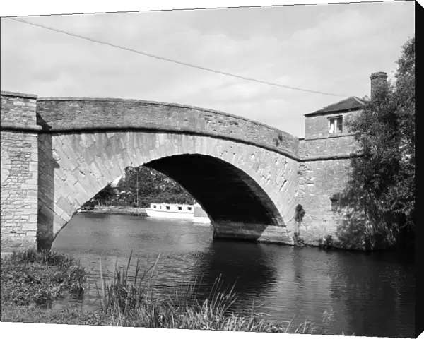 Lechlade Halfpenny Bridge, September 1948
