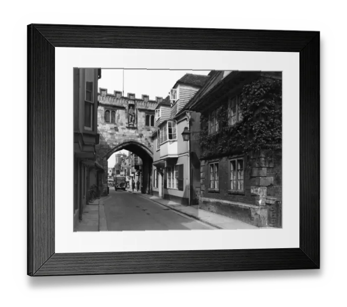 Framed Print : High Street Gate, Salisbury, May 1947 Framed Print : High Street Gate, Salisbury, May 1947